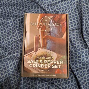 salt and pepper grinder set